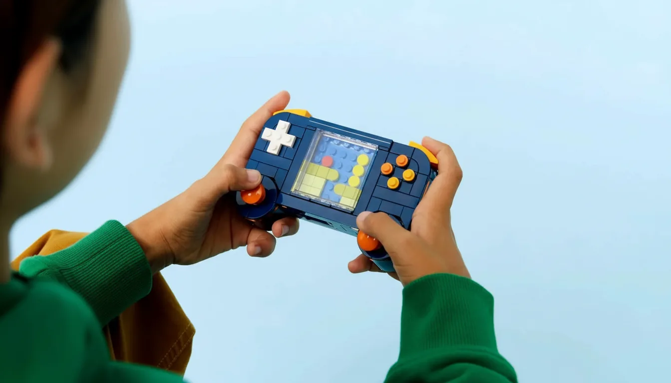 The 3-in-1 Gaming Trinity: Handheld, Arcade, and Desktop