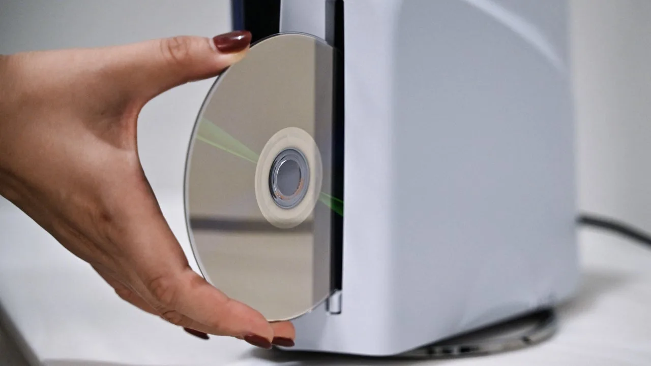 Sony Reportedly Surveying Developers About the End of PlayStation Discs - Is the All-Digital Plan Already Cracking?