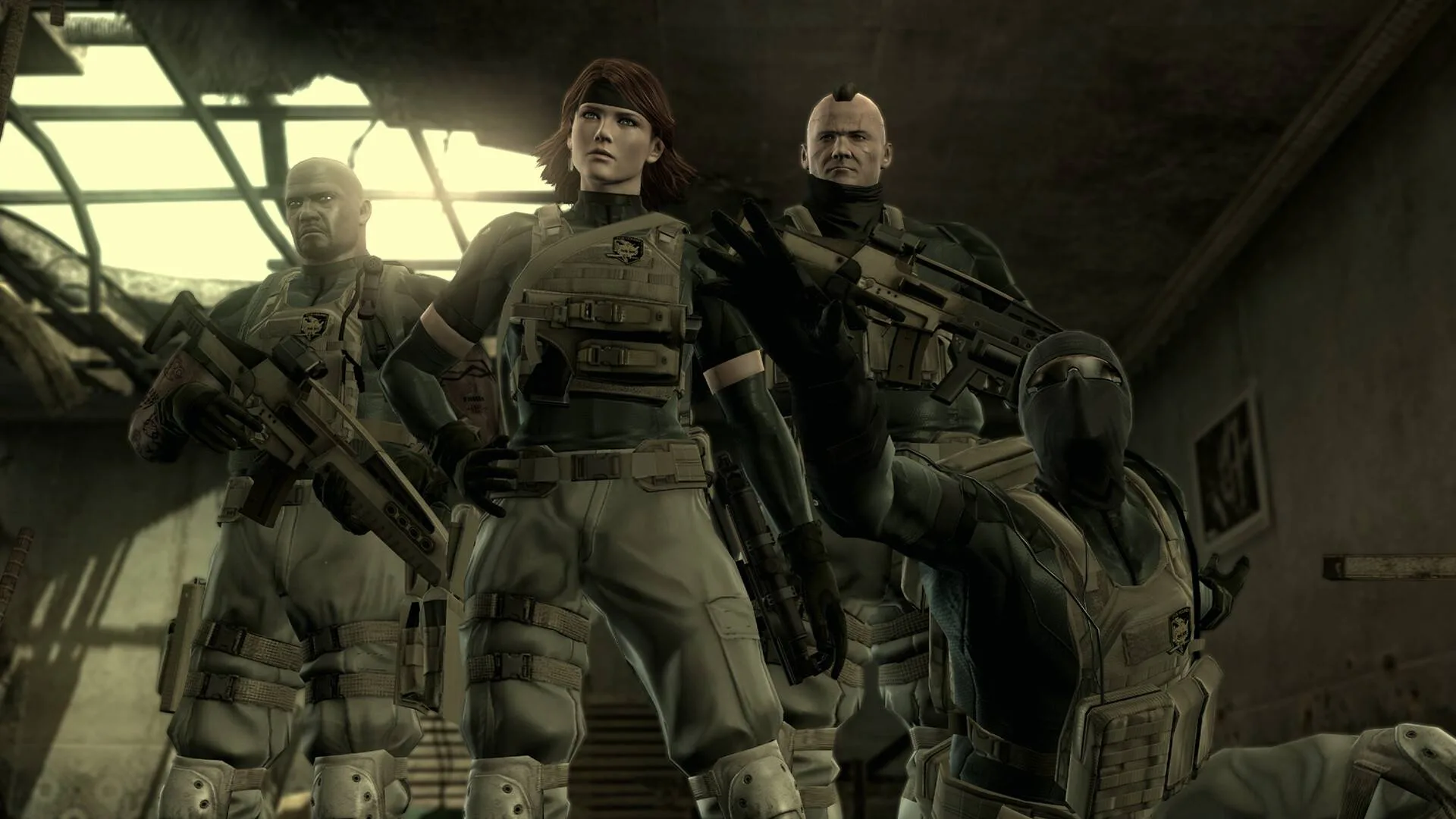 Meryl poses with her troops in Metal Gear Solid 4: Guns of the Patriots.