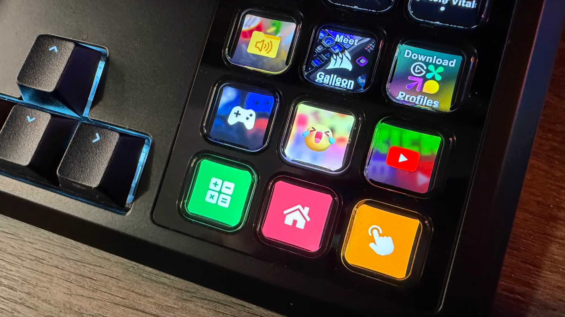 Corsair Galleon 100 SD keyboard on wooden desk